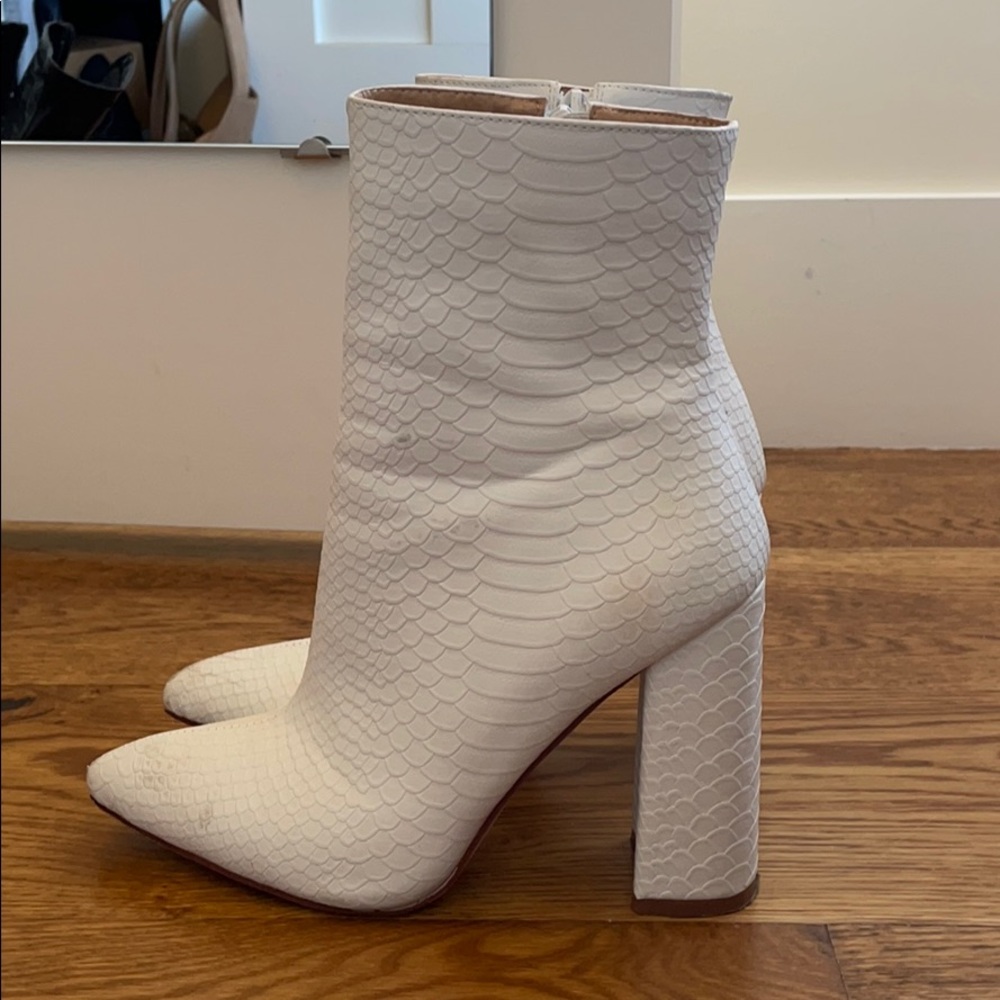White booties - Picture 2 of 5